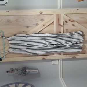 OLD NAVY ROMPER Size XS LinenBlue and white stripped